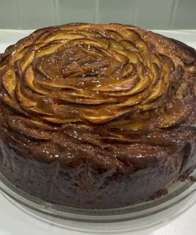 Bizcocho de manzana entero