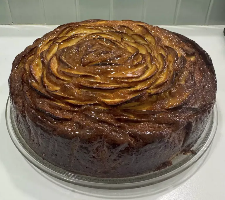 Bizcocho de manzana entero